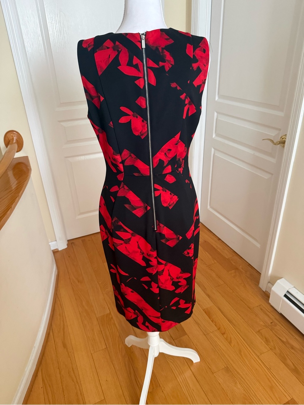 Karl Lagerfeld Black Midi sleeveless Dress with Red Floral Pattern zipper - Picture 6 of 13